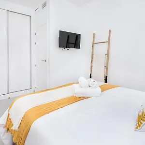 The First Patrocinio Center Apartament